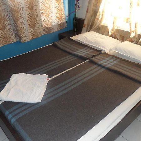 Hotel Abhishek Nashik Esterno foto
